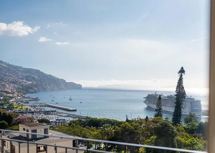 Rooftop Ii By Madeira דירה פונשל