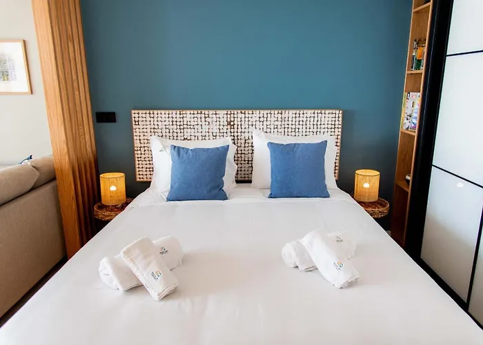 Rooftop Ii By Madeira פונשל