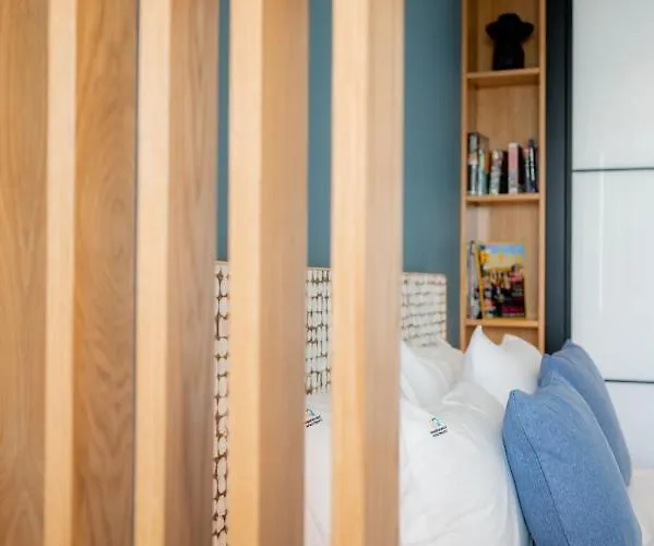 Rooftop Ii By Madeira * פונשל